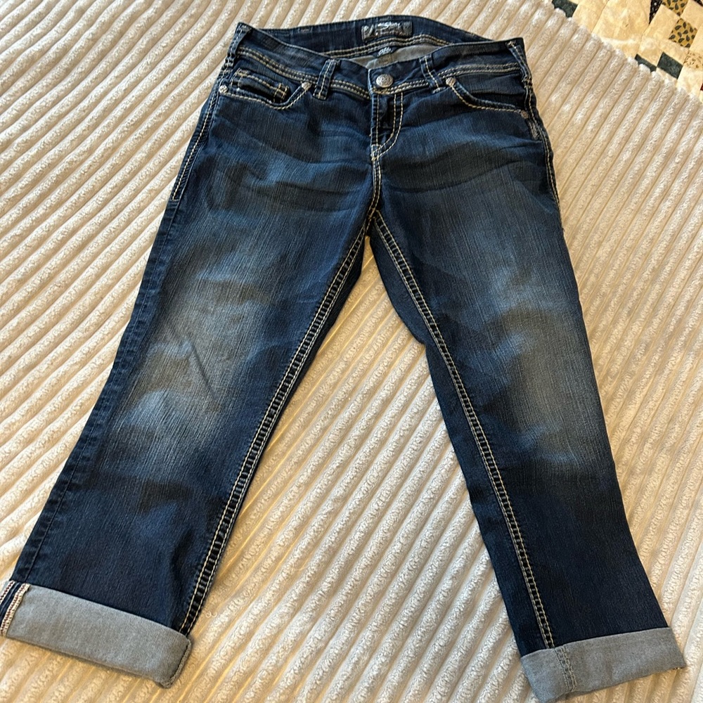 Women’s 30 Silver Suki capri. Dark denim wash. Never worn.